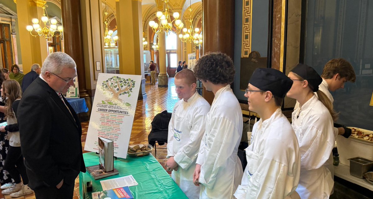 Norwalk High School culinary students showcased their skills at CTE Days at the Iowa State Capitol, serving brisket and herb cheese crostini to 300 attendees! 👨‍🍳🍴 A great hands-on experience in large-scale food prep! #CulinaryArts #GrowingLearnersAndLeaders #NorwalkHS