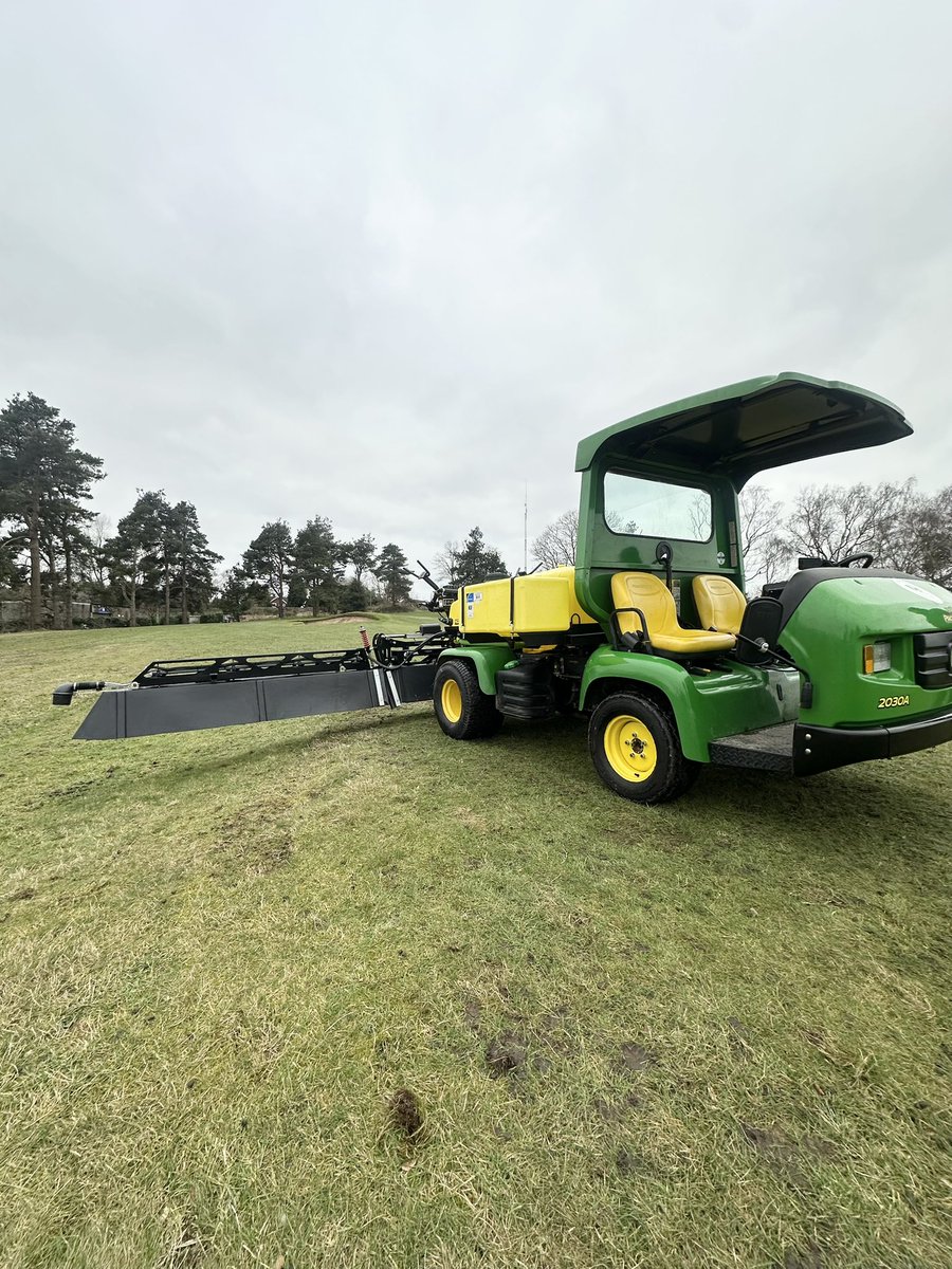 JacobShellis's tweet photo. Today @ShaunJarman and myself were up in our Northern Territory delivering and installing a new HD200 @coxmoorgolfclub 

With the elevation through out the course wind can play a part in prolonging spray windows, thanks to @teamsprayers supplying and fitting the boom and shrouds those wind affected spray windows won’t be a problem any more 🙌🏼 

Huge thanks to CM Ben Cumberland and the club for the purchase, we’re very much looking forward to working with you in the future! 

#farolsupplied