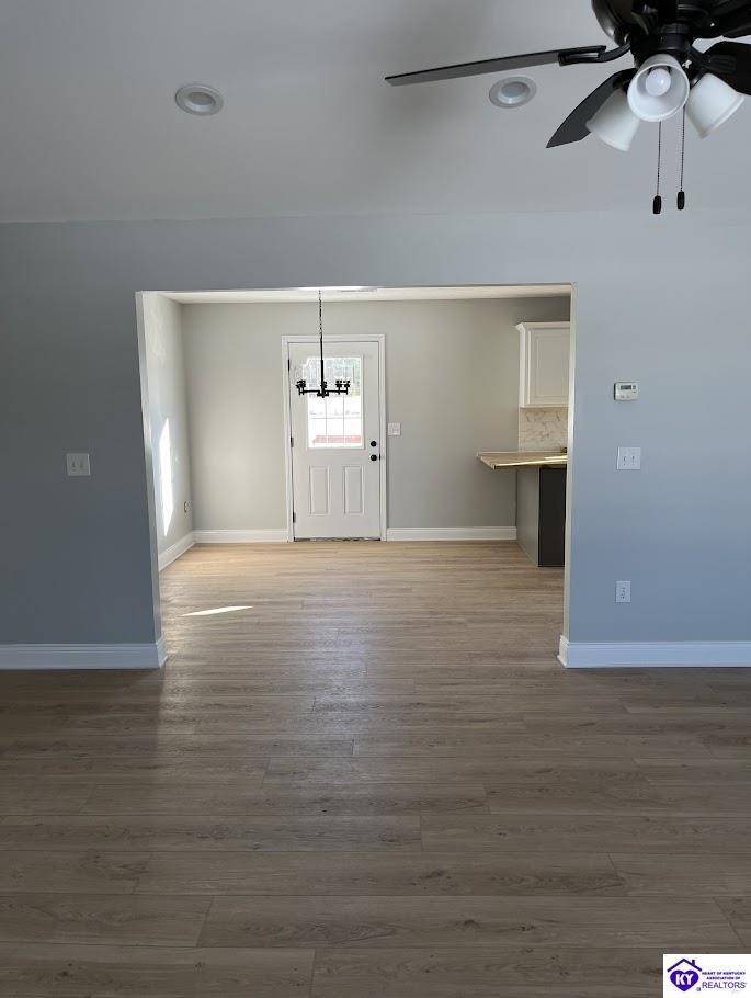 closing_ky's tweet photo. New Listing Price: $258,900
155 Standing Oak Drive, Elizabethtown, KY 42701 is a fantastic property with 3 bedrooms and 2.0 bathrooms.
See more here: https://t.co/t8dVcioCFH https://t.co/VWY6oWnJhr