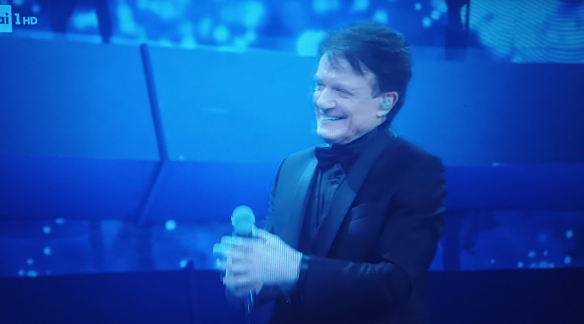 Con l'ultimo acuto Massimo Ranieri ha rotto gli specchi dei bagni dell'Ariston 

#Sanremo2025