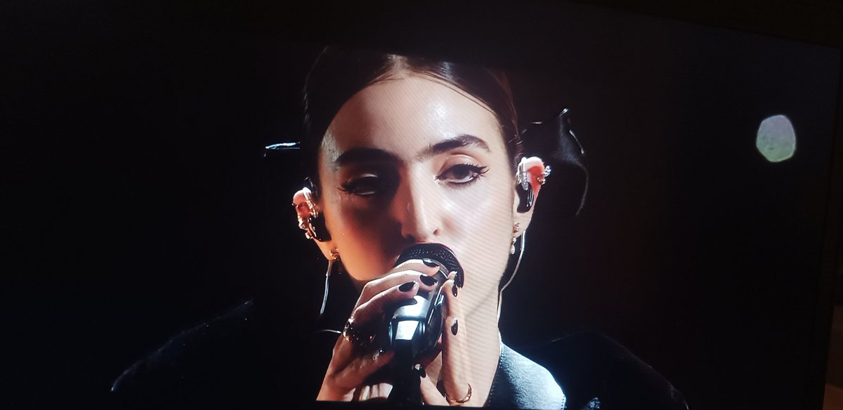 Sempre in gamba Frida Kahlo

#Sanremo2025