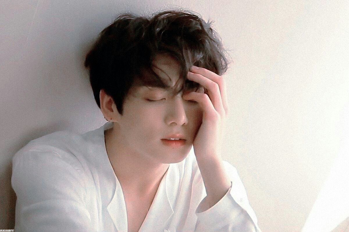 kookvdevil's tweet image. #taekookau onde os anjos da guarda, Taehyung e Jeongguk, são designados por engano para guardar o mesmo humano… o único problema? eles são de legiões angelicais diferentes e se odeiam