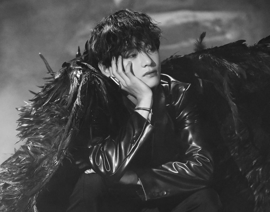 kookvdevil's tweet image. #taekookau onde os anjos da guarda, Taehyung e Jeongguk, são designados por engano para guardar o mesmo humano… o único problema? eles são de legiões angelicais diferentes e se odeiam