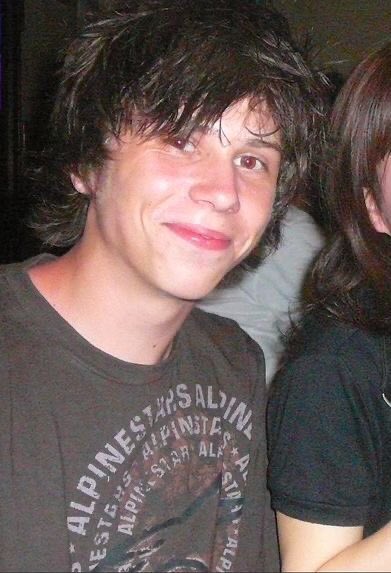 imidoriiya's tweet photo. es increíble como pasan los años y se sigue viendo el triple de joven https://t.co/idZR8WyFwS