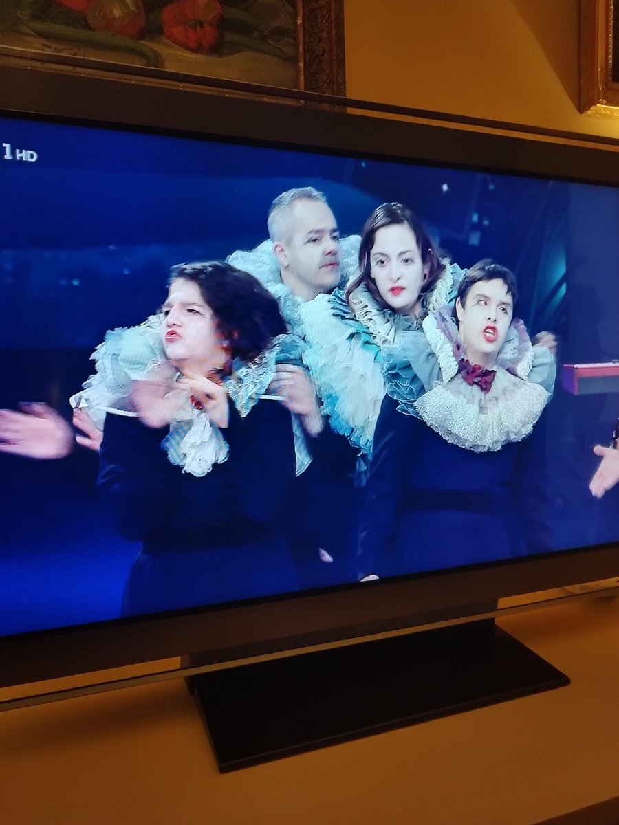 Bene il #teatropatologico a #sanremo2025 ma le persone con disturbi cognitivi di natura organica non vanno confuse con le persone con disturbi mentali di natura bio-psico-sociale. #sanremo25