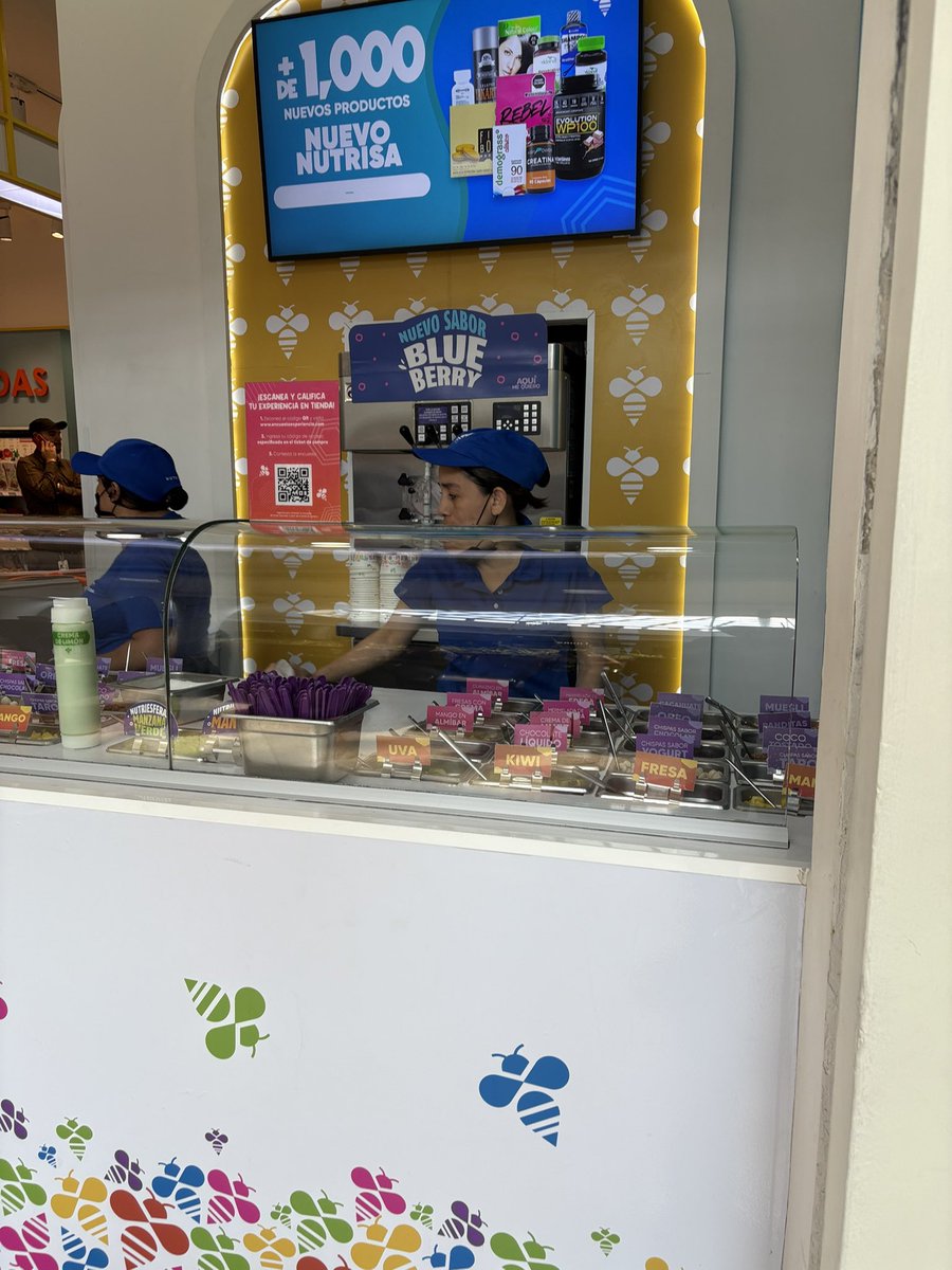 futygom's tweet photo. @NutrisaMX que mal servicio en su tienda que está en Costco Polanco. La persona que me despachó muy mal. Carrereándome, grosera, todo lo hizo de mala gana. Lástima ojalá mejore su actitud. https://t.co/MWxtUfPErG