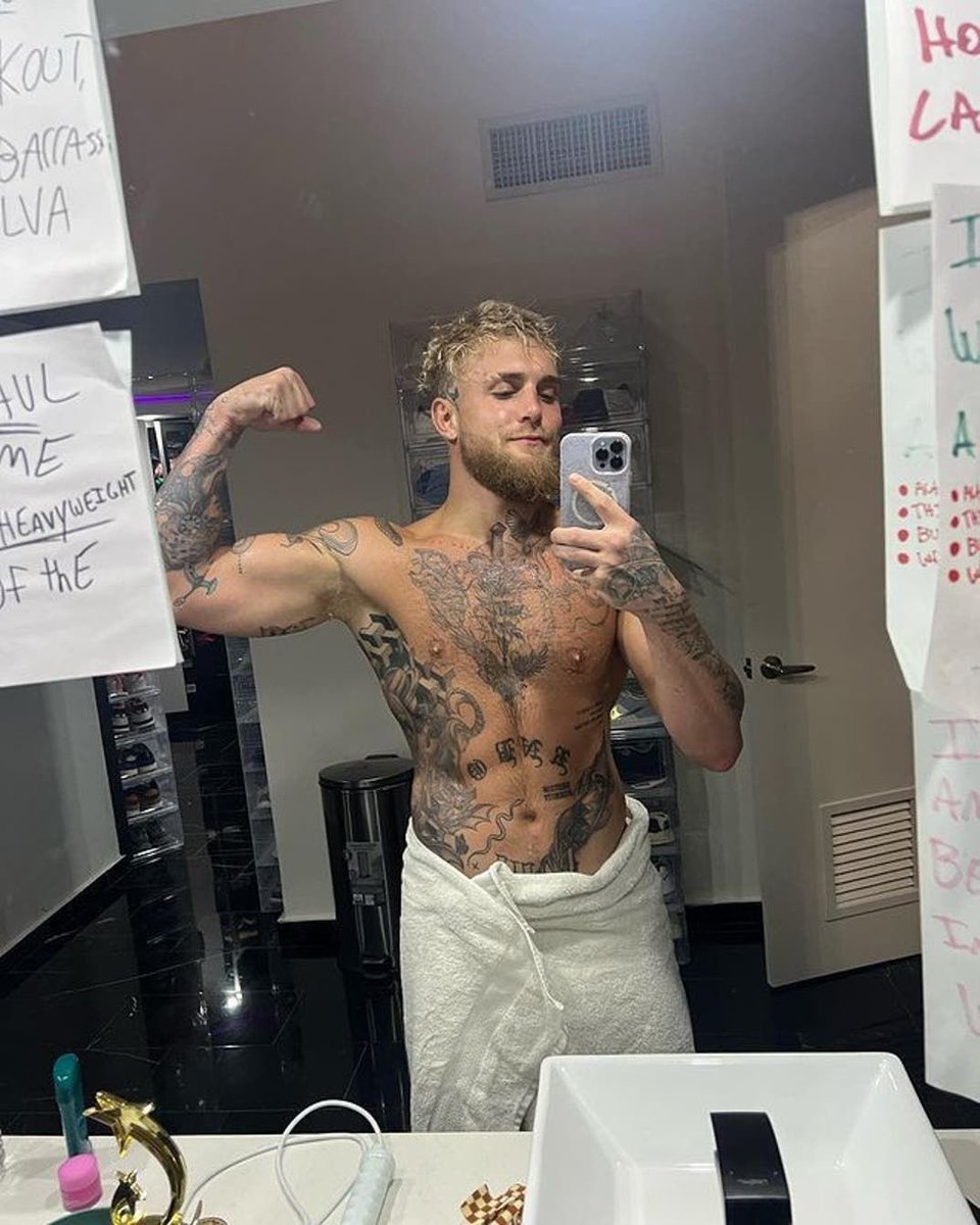 mustymalecelebs's tweet photo. are yall going to let me speak 🙄 https://t.co/INdHAnmlyJ