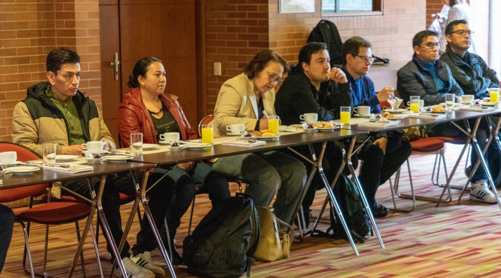 gtarazona1's tweet photo. Hoy participamos activamente de la jornada de inducción de nuestros nuevos docentes de la planta @udistrital. 

En  este ejercicio tan importante, les presentamos los lineamientos institucionales y las metas que tenemos como comunidad académica hacia el futuro. 

También, expusimos los servicios transversales que atienden las necesidades y aseguran escenarios idóneos para el desarrollo de nuestro propósito institucional que tenemos como la Universidad Pública de Bogotá.