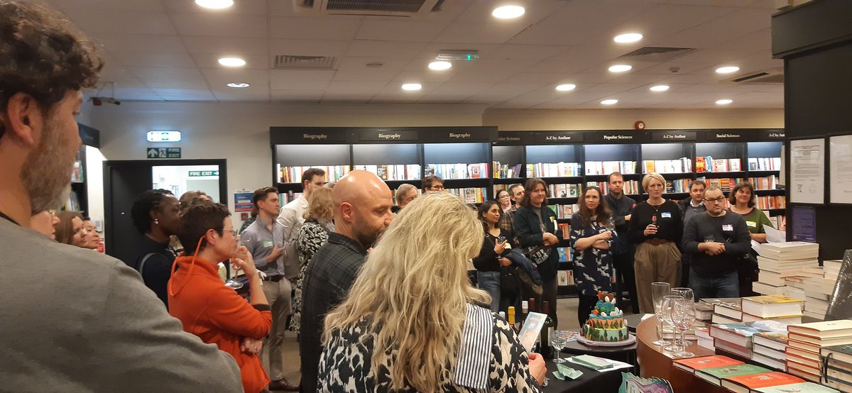 David Barker 📕 Pax & The Missing Head out now tweet media