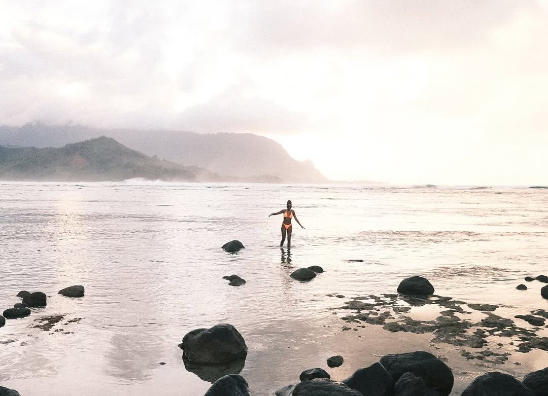carlaciarchive's tweet photo. the ocean calls her name . https://t.co/0RDX4ya2I7