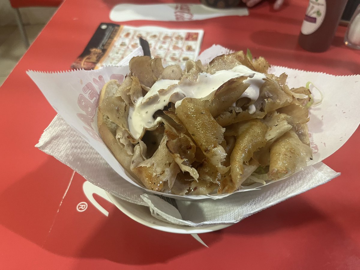 glossypop065's tweet photo. Turk kebab alzira (Alzira)
Local: 5/10
Amigo: 5/10
Apariencia Kebab: 2/10
Precio Kebab: 6/10
Sabor Kebab: 4/10
Pan Kebab: 5/10
Carne Kebab: 5/10
Salsa: 4/10
Orden Productos: 5/10
Overall: 4.7/10
Ubi: https://t.co/bqhYgdsUbK… https://t.co/XUJKJElhVu