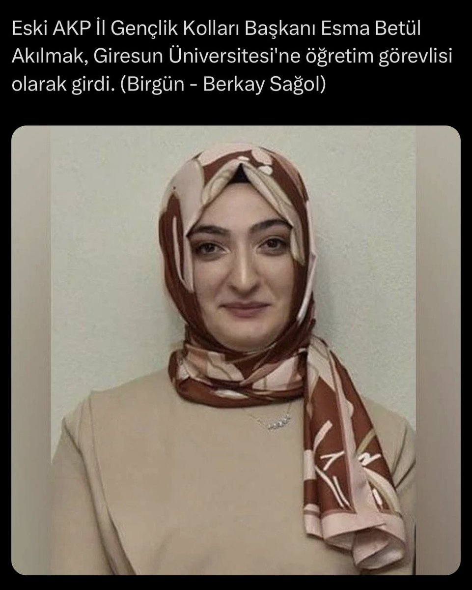 Aynı gün paylaşılan iki haber…
Açıklamayı Yüce Türk Milleti’ne bırakıyoruz.

Eskişehir Gençlik Kolları Başkanımız Özgür Kent serbest bırakıldı.
Kamuoyunun bilgisine…

Bizi öldürmeden susturamazsınız.
#ÜmitÖzdağYalnızDeğildir
#iddianamenerde