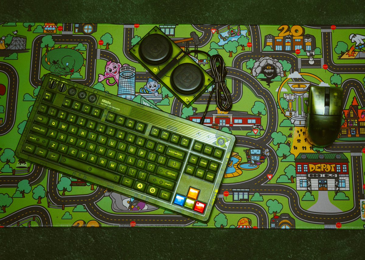 Spacestation's tweet image. see that mousepad? We couldn’t just give that to you without matching peripherals 😏

GIVING AWAY EVERYTHING YOU SEE HERE
     👇 + 2 free months of game pass 👇

To Enter:
Reply with “🙋‍♂️GIMME”, 💛 this post, and RT
WINNER WILL BE CHOSEN IN 48 HOURS