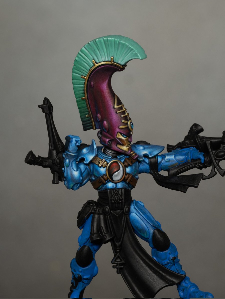 I've gone back and reworked Asurmen. I've added shine and colour as well as a bit of depth to the armour. I wasn't going to be so complex with his painting, but I decided it's better to paint for myself and enjoy it! #Adwip #Aeldari #paintingwarhammer #WarhammerCommunity