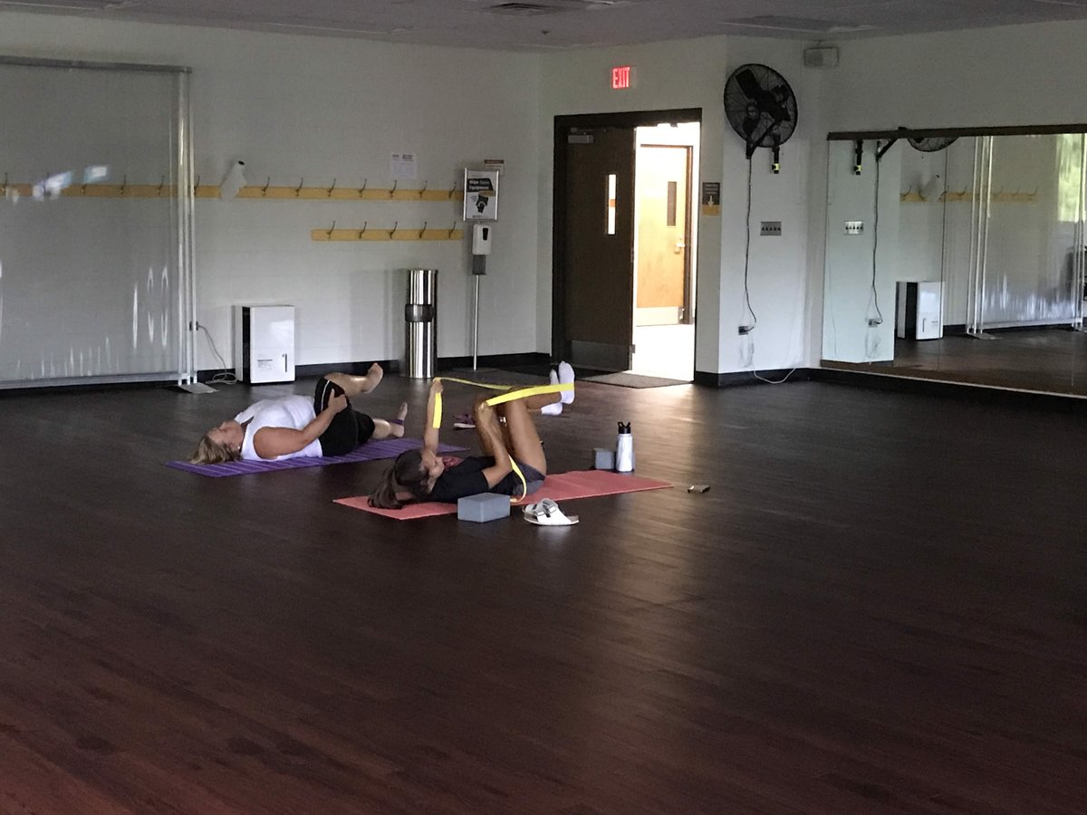 BvilleParks's tweet image. 💪 Elevate strength, flexibility and balance with #VinyasaFlow #Yoga led by Sumiaya! Join from 10:15-11:15 a.m. each Saturday for a dynamic practice that connects breath with movement while challenging both body and mind. 🧘‍♀️ Feel strong, move freely and flow with intention! 🌟