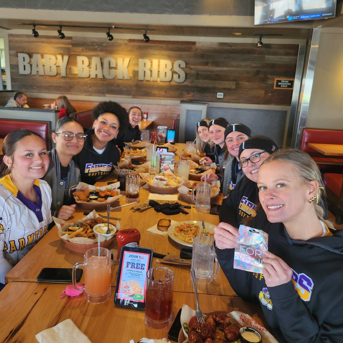 Thank YOU to the Pollard Family for fueling the girls for the freezing cold game today! 
We Tied Rains 2-2 
Kaylie C had a great day on the mound with 4 Ks 
<a href="/BellaRHolland/">Bella Holland</a> &amp; Breelynn Pollard w/ 1 run, Emaleigh Sweeden &amp; Casados each had a sac fly to score our 2 runs.