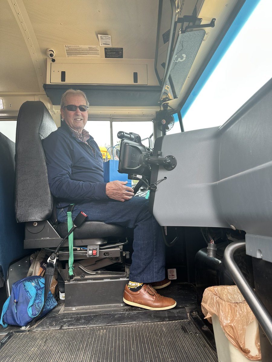 WeddingtonESNC's tweet photo. As the week continues, we are continuing to celebrate our amazing bus drivers! Thank you again for getting our students to and from school safely! #busappreciationweek @ucpsnc @aghoulihan https://t.co/c1ljIR5cRl
