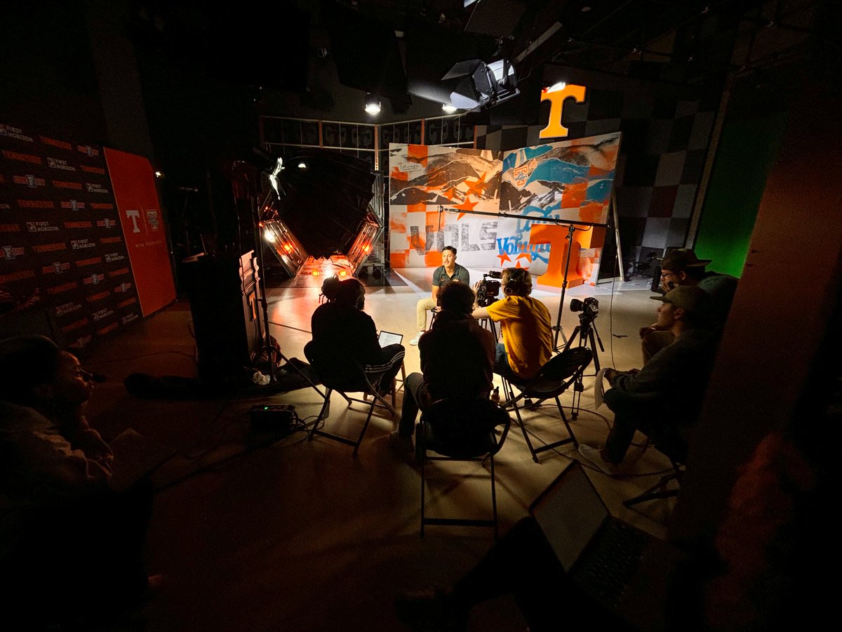 isaacfowler's tweet image. One more chance to relive @Vol_Baseball&apos;s national championship run and experience @HunterEnsley&apos;s story before Opening Day! ⚾

HUNTER premieres tonight at 8pm:

🔗youtu.be/TvO7wvzhTcc