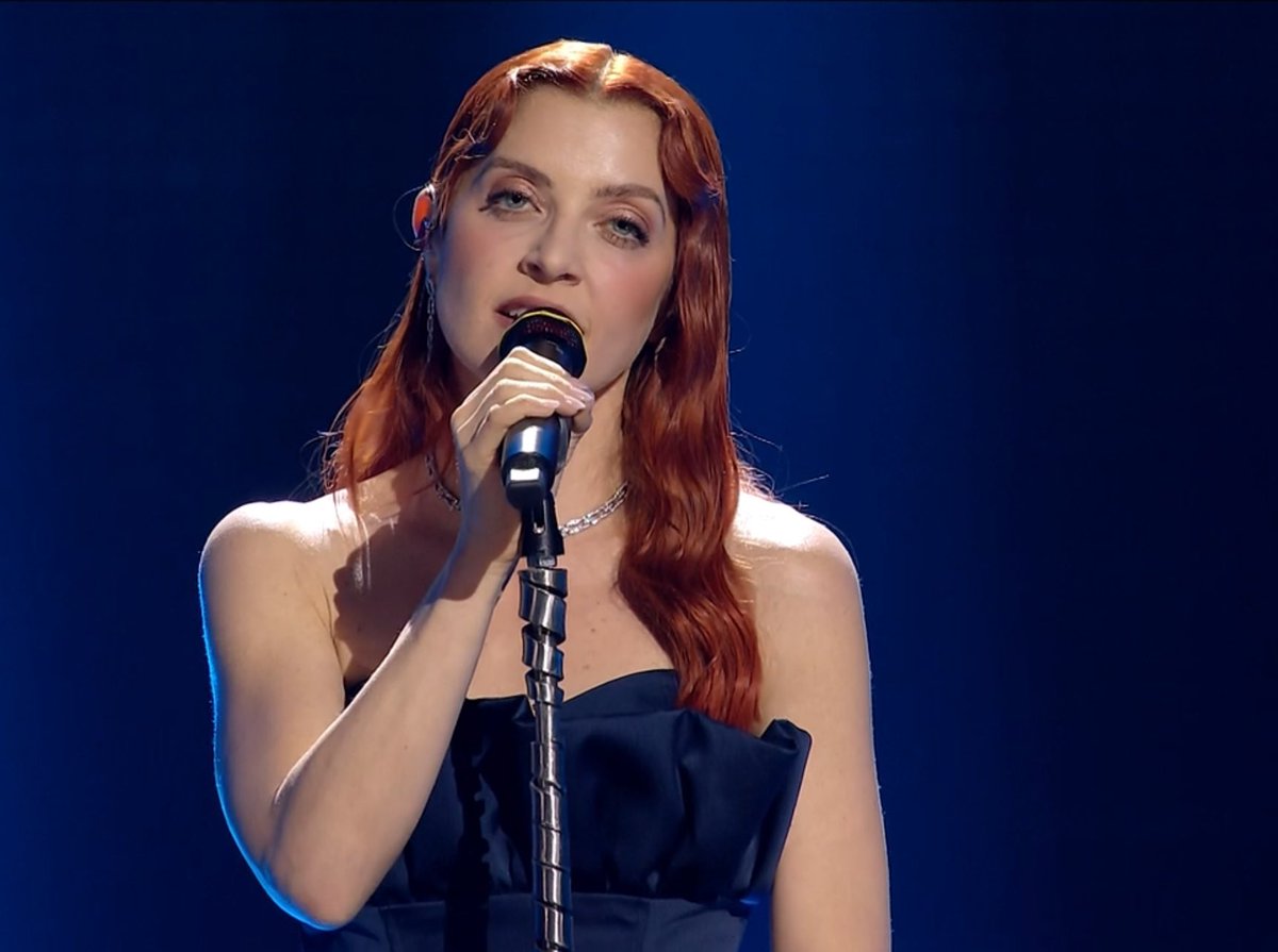 letscountsmiles's tweet photo. Noemi stuns us all with her beauty and music 🧡💐 #sanremo2025 https://t.co/mWBX3m0OvT