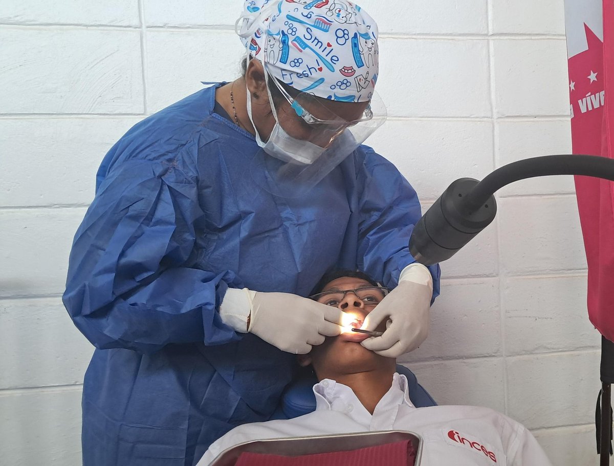 En el marco del Día de la Juventud, <a href="/ipasme_mcbo/">IPASME Maracaibo</a>, participó en la jornada de asistencial social institucional, dirigida a estudiantes y jóvenes en el Parque Ana María Campos, donde se brindaron los servicios de medicina general, vacunación y odontología.