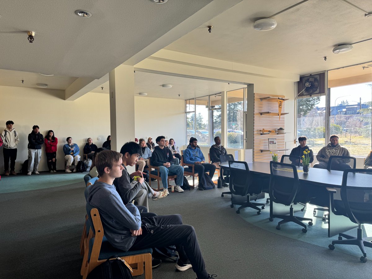 We had a great time connecting and reconnecting with current and incoming KINS students at our Spring Involvement Event yesterday! The start of a GREAT semester!