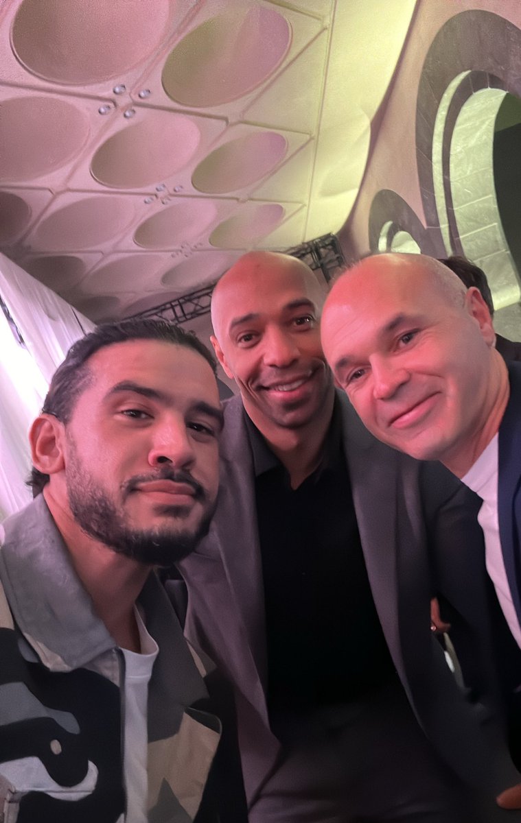 AmineMaTue's tweet image. Ce soir petit restau, et vous ?