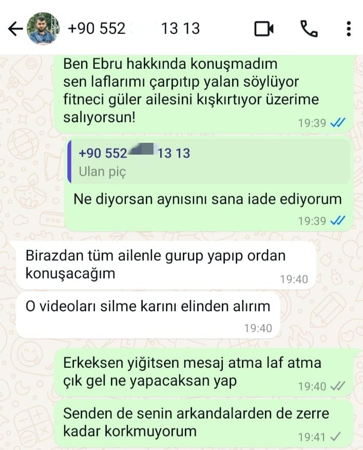 ismailatass's tweet photo. Değerli kardeşlerim! 
Sizlerle bir iki konu paylaşmak istiyorum. Lütfen dikkatle okuyun. Birkaç gün önce yayınlamış olduğum videoda ne söylediğim ne kastettiğim gayet açık bir şekilde belli olmasına rağmen bir kısmı maalesef namert düşmanlarımız tarafından çarpıtılıyor. Bu taktikler yeni değil. Yıllardır hocamıza aynısını yapıyorlar. Başarılı olamadılar ama uslanmadılar. Şimdi de aynı taktiği hareketimize, hareketimizin liderine ve ailesine yapılan saldırılara karşı çektiğim bir video üzerinden bana yapıyorlar. 
Aslında her şey açıklama yapmaya gerek duymayacak kadar açık ama mademki olay buralara kadar geldi çarpıtılan ve bana iftira atılan ilgili kısmı açıklayayım.
Videoda bir siyah gözlüklü, Furkan hareketine yeni bir operasyon yapmak için namus Şeref hassasiyeti olmayan birini arıyor. Aradığını da buluyor. Bu bulduğu kişiye bir ekip kuracağını söylüyor. Bu ekibe bir de küfürbaz vaize ekliyor. Vaizenin özelliklerini sayarken bu şeytana pabucunu ters giydirir hatta şeytan bile onun yaptıklarını hayretle izliyordur. Hem bunda hırsızlık yalancılık arşivcilik var. Bu sana öyle videolar öyle fikirler içerikler verir ki namussuzluğun şerefsizliğin oranınca kullan diyor. 
Ortalama bir zekaya sahip, psikolojik problemleri olmayan, namuslu şerefli herkes burada söylenenin küfürbaz vaizenin sana vereceği fikirleri, videoları artık arşivinden ne çıkarırsa ne verecekse verdiklerini namussuzluğun şerefsizliğin oranınca kullan denildiğini yani onun vereceği içerikleri kullan dediğimi görür. Ancak Fırat Avcı, “kullan” ifademi “Ebru Güler’i kullan” demişim gibi çarpıtmaktadır. Videoyu binlerce kişi izledi ama kimse böyle anlamadı. 

Fırat Avcı, yetmezmiş gibi Güler ailesini de kışkırtarak üzerime salmaya çalışıyor. Aslında burada Ebru'nun namusunu diline dolayan ve sürekli Ebru'nun namusuyla ilgili konuşulmasını sağlayan Fırat Avcı’nın ta kendisidir. Bunu daha önceden de yapmıştı. Şimdi farklı bir versiyonla devam ettiriyor. Fırat Avcı, fitneci Güler ailesini adeta elinde oyuncak etmiş, parmağında oynatıyor. Hem onların namusuyla ilgili konuşuyor hem de biz onların namusuyla ilgili konuşmuşuz gibi göstermeye çalışarak bize iftira atıyor ve böylelikle fitne ateşini harlamaya devam ediyor. 

Ayrıca çektiğim videodan dolayı şahsıma ve aileme yönelik tehditler ve ağır tahrikler devam ediyor. Ben ve ailem dile getirmekten dahi haya ettiğim şekilde tahriklere maruz kaldık. Ama ben ve dava kardeşlerim ona malzeme vermeden “namussuz, alçak, şerefsiz, haysiyetsiz, köpek” gibi hakaret kelimelerini kullanmadan cevap vereceğiz. Hiçbir arkadaşımız hakaret kelimeleri kullanmasın ve haklı iken haksız duruma düşmesin.

Sizlerle onun bana yazdıklarını paylaşıyorum. Mesajlarına baktığınızda bu şahsın ahlak seviyesini ve ne kadar terbiyesiz olduğunu açıkça göreceksiniz.