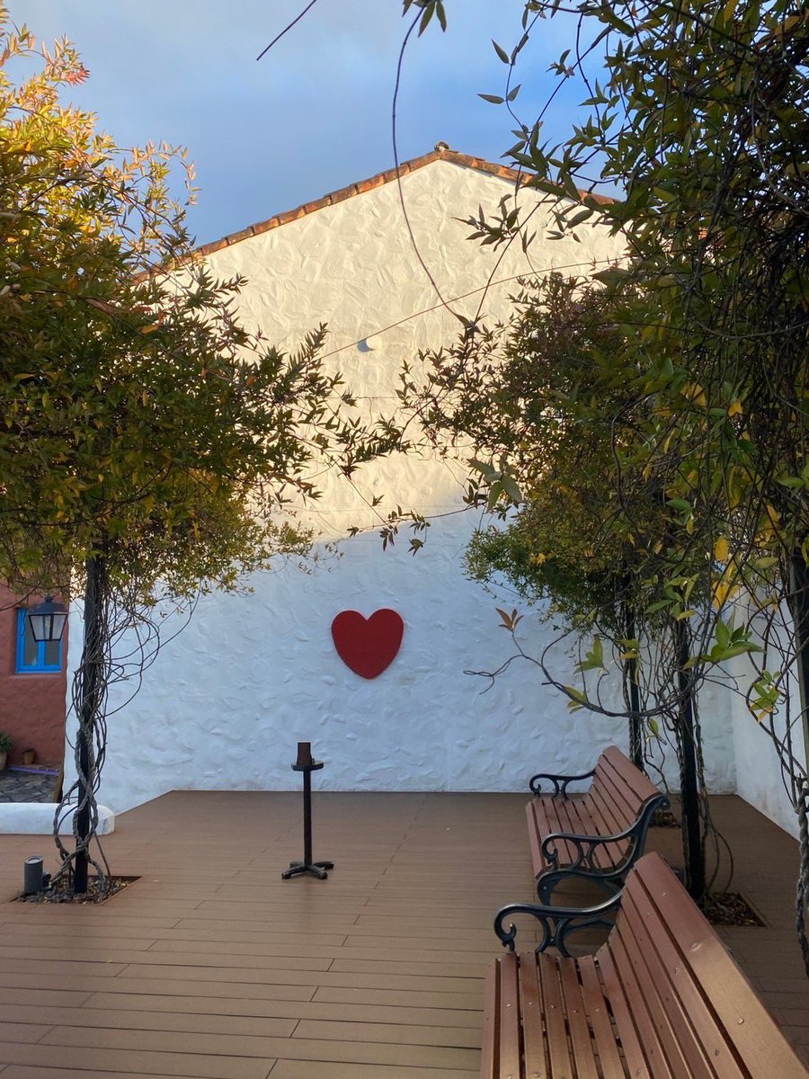 kfam_log's tweet photo. 伊勢志摩旅行振り返り24

志摩地中海村の中には素敵なウォールアートがたくさん✨
ウォールアートをすべて見つけると参加できるスタンプラリーもあり、写真を撮りながら村内を散策するのがおすすめ！ https://t.co/zGjBDeCbFL