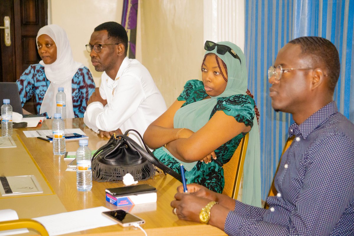 📢 Atelier de Restitution des Données – Projet FORSS 📢

Ce 13 Février, les locaux de l'Association des Gestionnaires pour le Développement (AGD) ont accueilli un atelier de restitution des données dans le cadre du projet FORSS. Un moment clé réunissant collecteurs, collectrices.