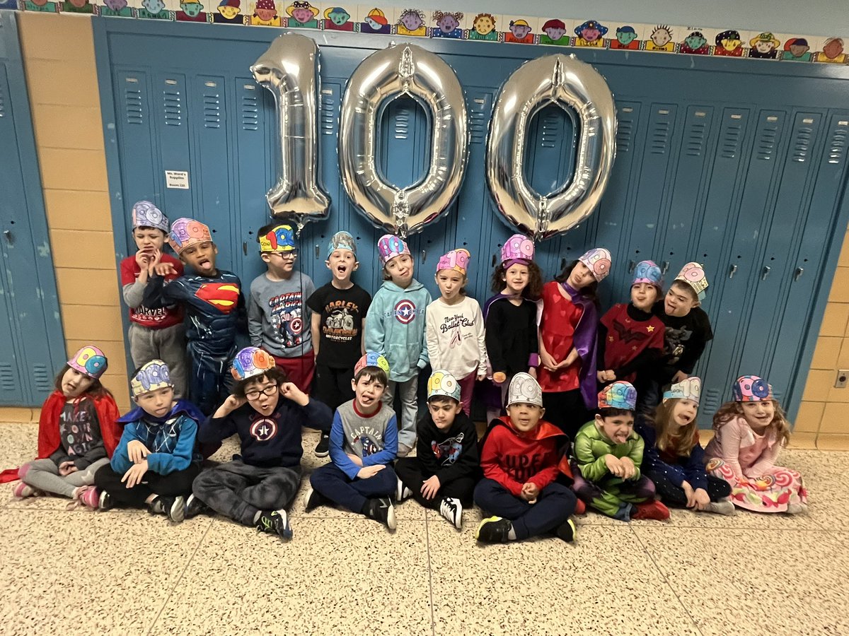 MsWynn22's tweet photo. Happy 100 SUPER Days of fun, learning and growing! 🦸🦸‍♀️💯@School9E @OSchoolsPR @Miss_DeSousaa https://t.co/82keBSG6P7