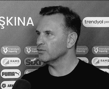 Muslera, Kaan Ayhan ve Berkan'ın bu maçta Galatasaray kariyeri bitmiştir! Eğer ki bu oyuncular maçtan sonra kadro dışı kalmazsa Okan Buruk'un da Galatasaray kariyeri bitmiştir! 

Tepkini koy Galatasaraylı! Galatasaray'da böyle büyük bir rezilliğe yer yok! #okanburuki̇stifa