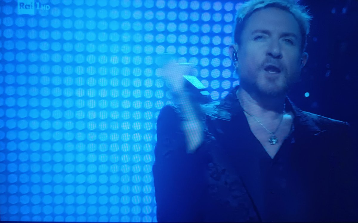 I Duran Duran stanno chiedendo al ragazzino di prima di fargli lo SPID

#Sanremo2025