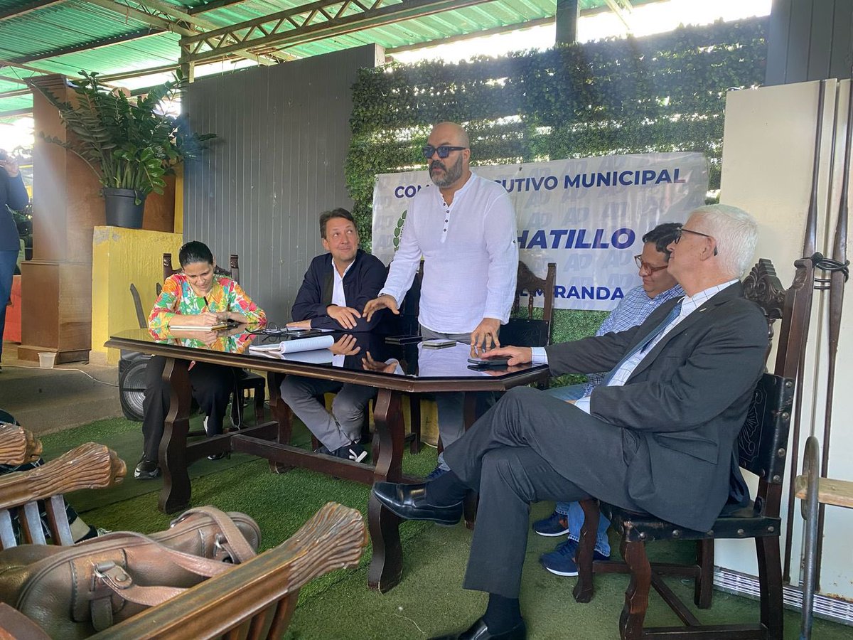 <a href="/adsecgral_cbobo/">Acción Democrática Carabobo</a> El Comité Ejecutivo Seccional Miranda, bajo lineamiento de la Secretaría Nacional de Organización, realizó en el municipio El Hatillo, la #TertuliADeca sobre “El Estado Comunal y su Impacto en lo Político, Social y Económico” con la ponencia del Dip. <a href="/edgardleoni/">Edgard Raúl Leoni</a>.