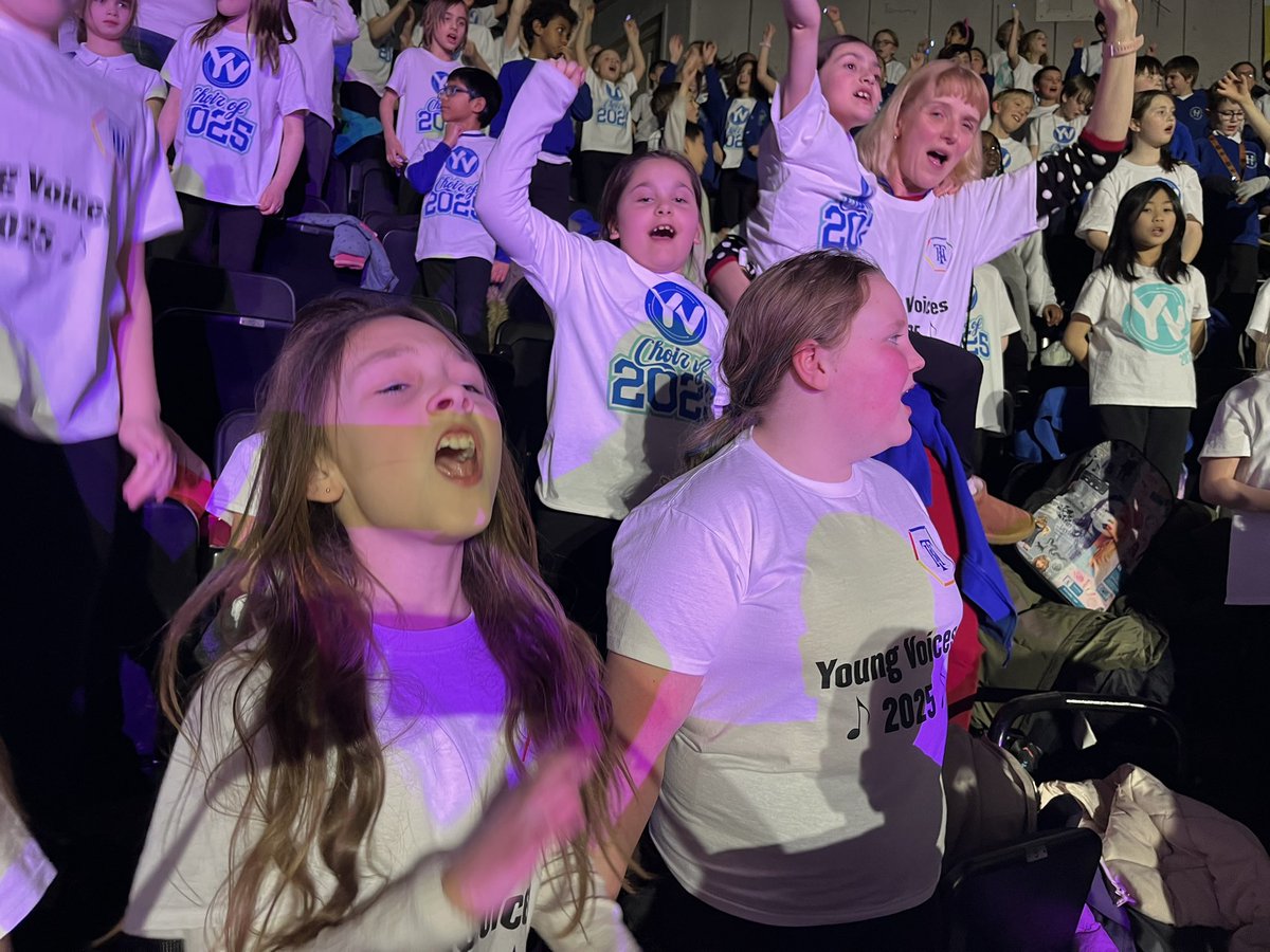 TH_Year6's tweet image. What a magical evening! @TangHallPrimary @YVconcerts @TH_Year5 @TH_Year4