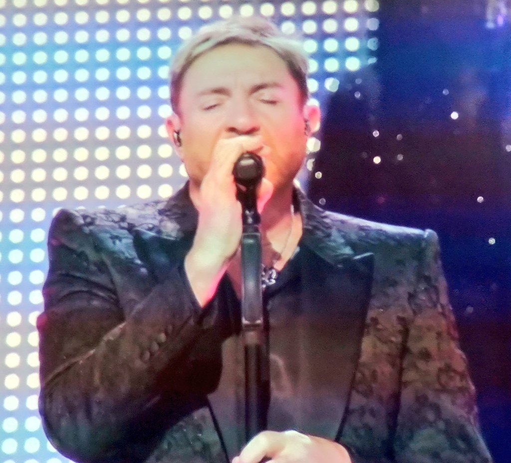 IstintoDiVino's tweet image. È #Notorius che #SimonLeBon abbia un ritratto in soffitta che invecchia al posto suo.

#DuranDuran
#sanremo25 #sanremo #Sanremo2025