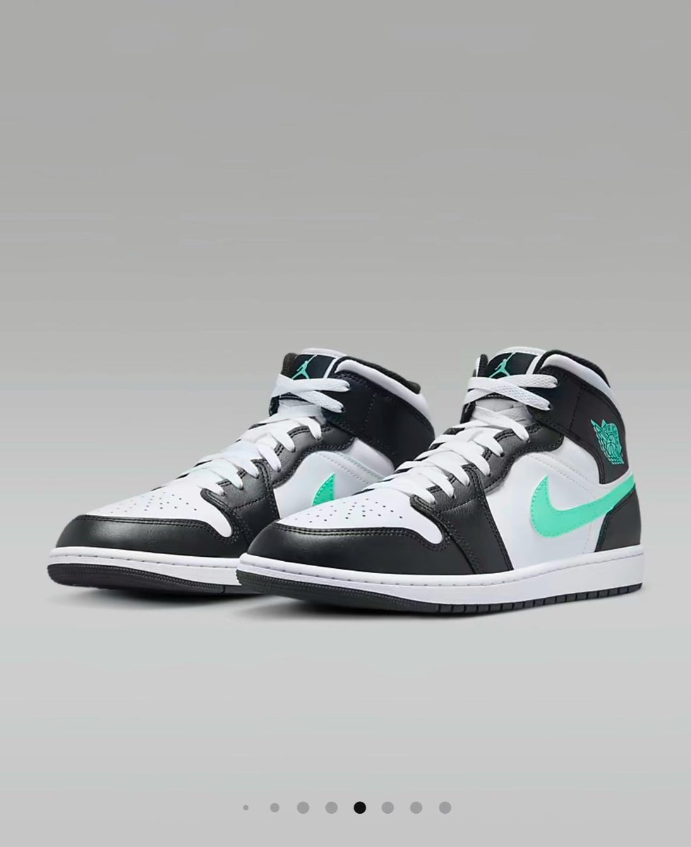 StepUp_Styles's tweet photo. Clean, classic, and always fresh—Air Jordans just hit different.✨💫#SneakerCulture #JordanVibe #AirJordan #Trending https://t.co/OTCZhJZjOT