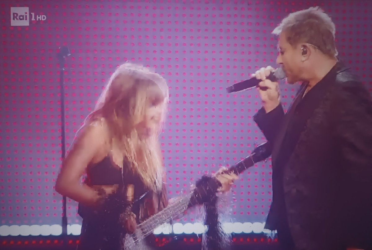 Quella incredibile somiglianza tra Victoria dei Maneskin e Victoria dei Duran Duran

#Sanremo2025