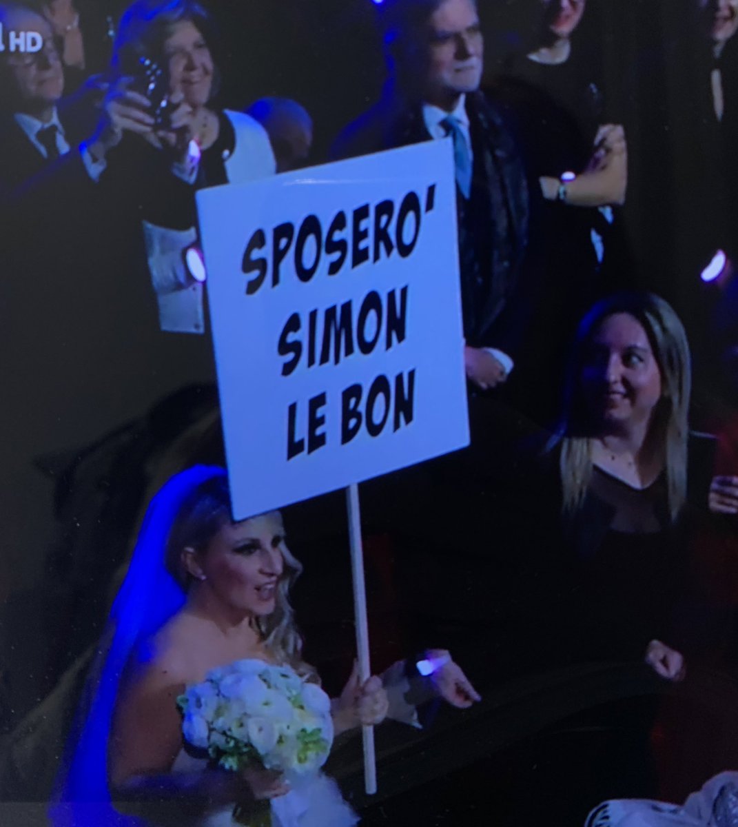 stonaataa's tweet photo. Il comeback dei cartelli #Sanremo2025 https://t.co/ZtfzYsCYTo