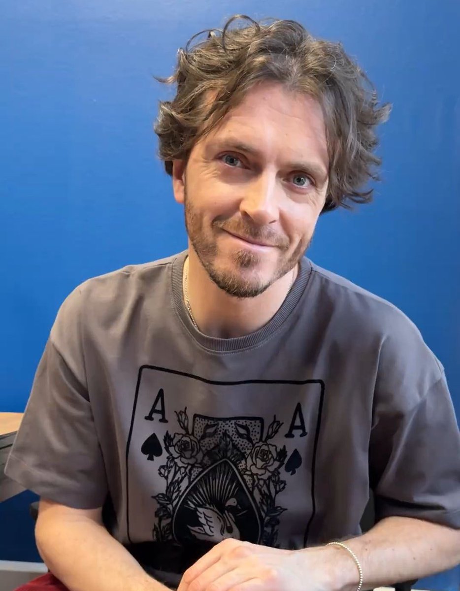 Вот этот кулон с вот этой футболкой🥰