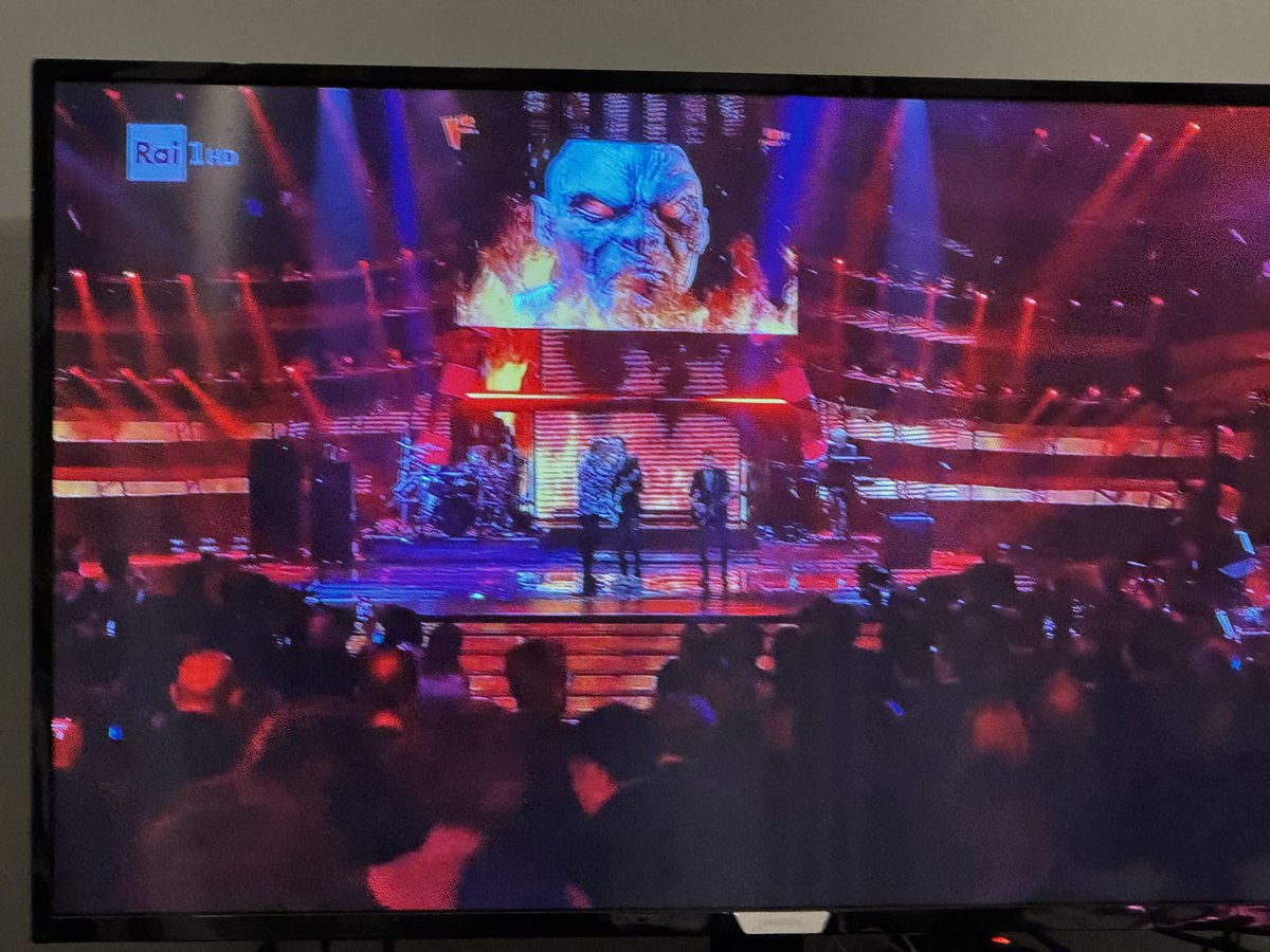 delfiEli's tweet photo. Gli Iron Maiden a #Sanremo2025…ah no https://t.co/xhgh9wrmWh