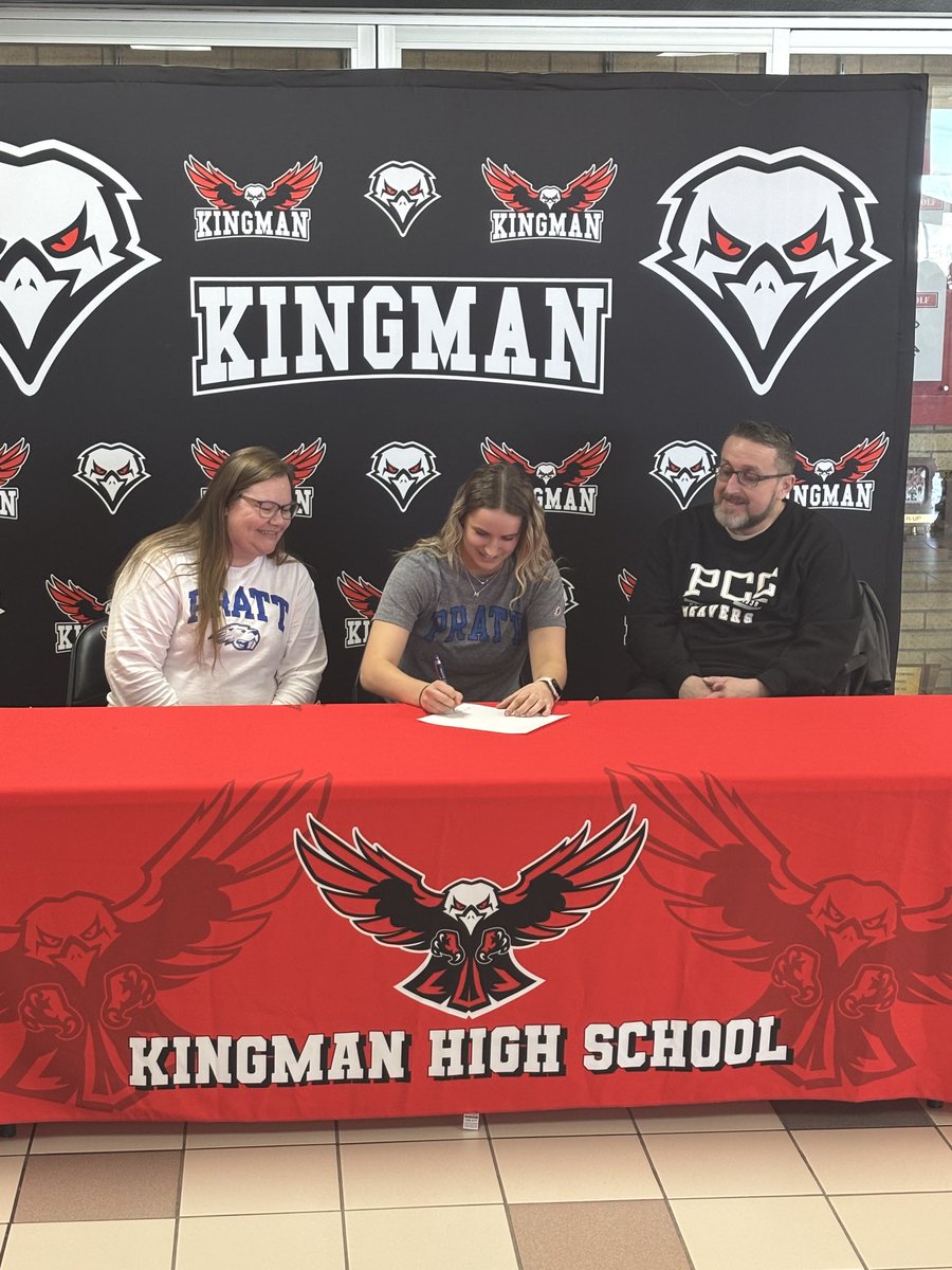 KingmanEagles's tweet photo. Victoria Hepburn signing to play volleyball at Pratt Community College next year.  So excited to see her play at the next level!! https://t.co/ynE14YKoZy
