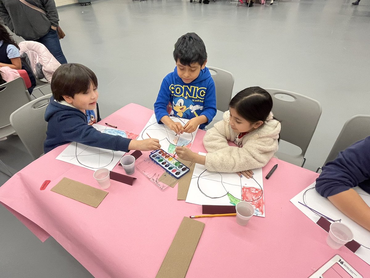 PaulRobesonNBPS's tweet image. Happening now our Slurp ‘n’ Paint supporting our Eighth Grade class! @nbpschools