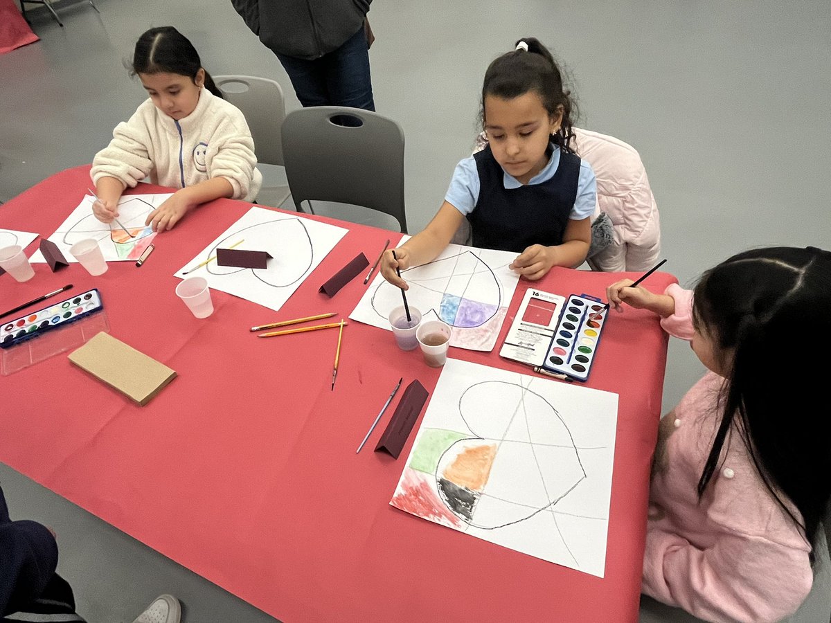 PaulRobesonNBPS's tweet image. Happening now our Slurp ‘n’ Paint supporting our Eighth Grade class! @nbpschools