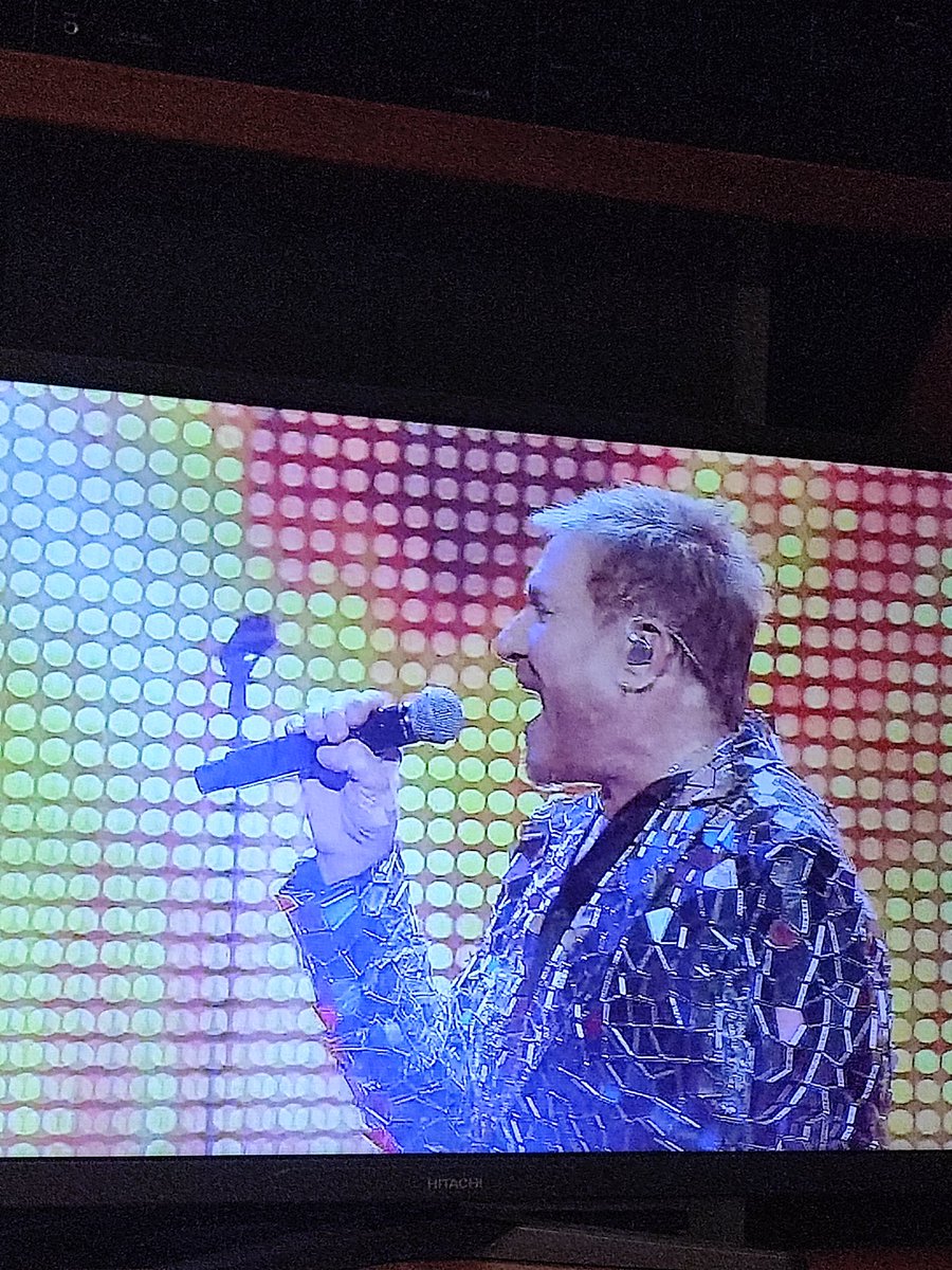 GioCedrone's tweet photo. É un attimo a far diventare #Sanremo20205 come i #migliorianni https://t.co/NlnkXhktbH