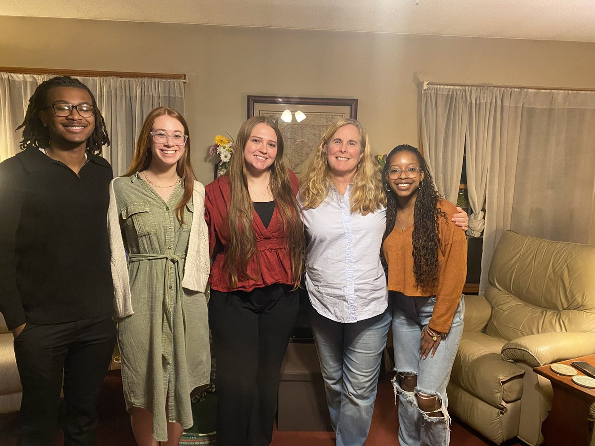 Enjoyed prepping the TCs ready for their Teaching Fellows interviews. <a href="/WHS_Redhawks/">Westwood HS (SC)</a> <a href="/MrsTNicholson/">Tameka S. Nicholson</a> <a href="/RichlandTwo/">Richland School District Two</a>