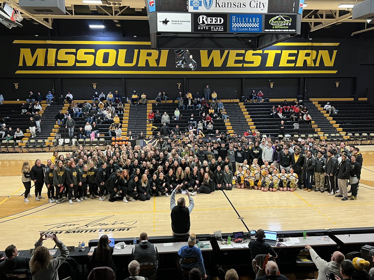 The collective face of a  department-wide 3.34  GPA. 

3️⃣2️⃣0️⃣ student-athletes with a 3.0 (or higher). 

1️⃣5️⃣8️⃣ 4.0’s!  

#BlackisGold🔔