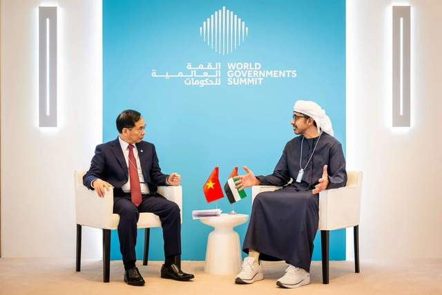 infoblazesea's tweet image. DPM meets with #UAE’s counterpart in #Dubai

#Viatnam #Business #Investment
#SoitheastAsia #MiddleEast 
bit.ly/3ECOVSA
Via en.baochinhphu.vn