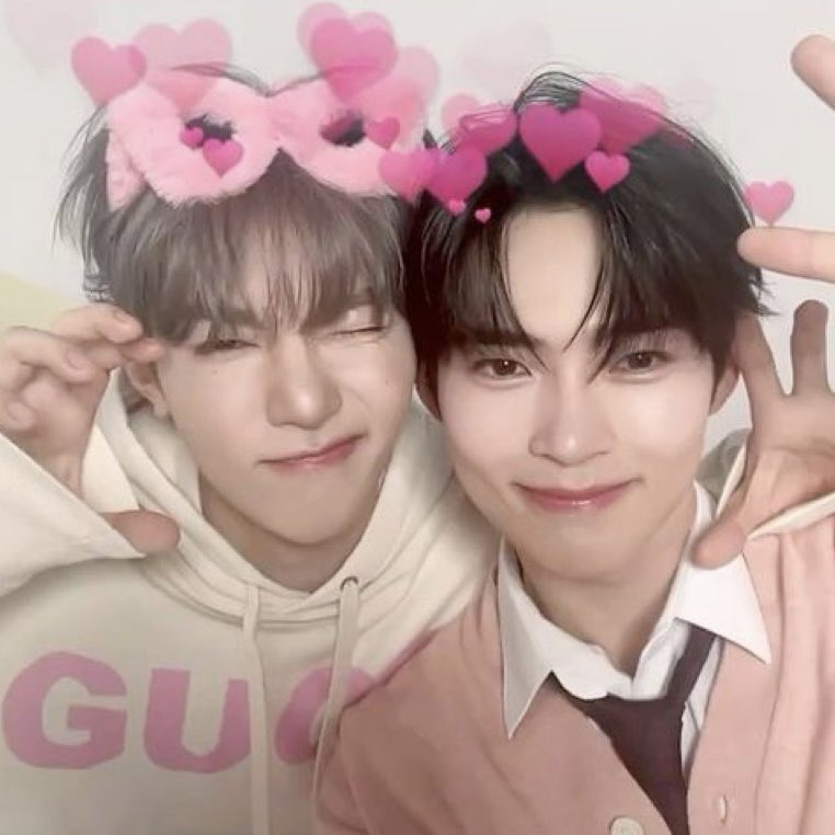 0S2BIN's tweet photo. binneul few tweets au! ー VALENTINE 🩷

Neul is tired of spending Valentine’s alone, luckily his twt crush likes him back. https://t.co/ROucCrpNlV