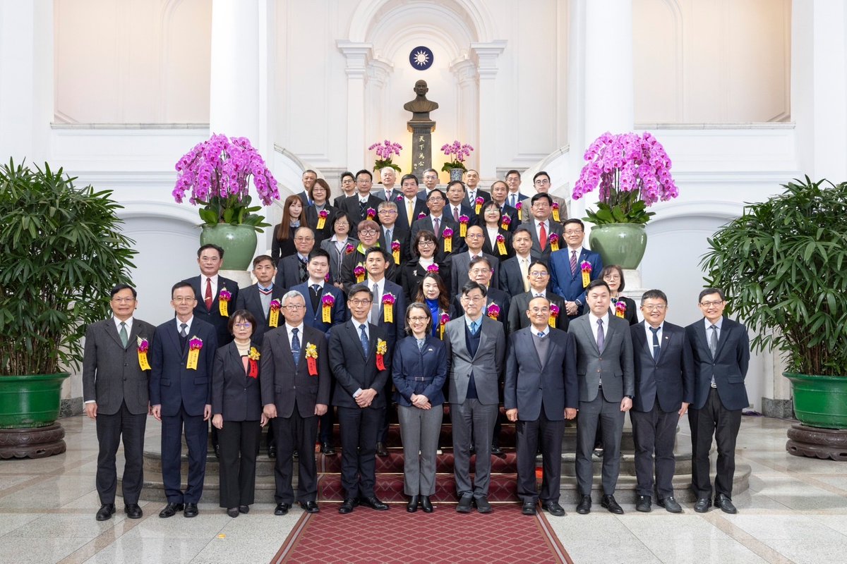 ZComGlobal1's tweet image. Z-COM won the Best Product Award at the 2024 National Brand Yushan Award! Marketing Manager Yeh Fu-Chi met with Vice President Hsiao Bi-Khim, who congratulated the winners.
zcom.com.tw/index/news/det…
#zcom ＃Yushanaward #smartcity #wirelessnetworking