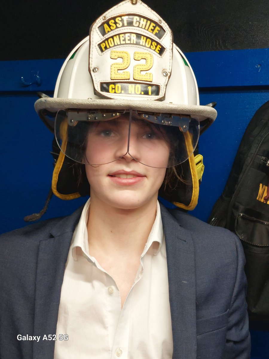 BrickHSHockey's tweet image. BRICK WINS THE DOWD CUP!!! Great work to beat Squan tonight. Matt Morris scores 3 and is our Hero of the Game! Awesome effort top to bottom. Not done yet, state tournament starts next week! Be ready…